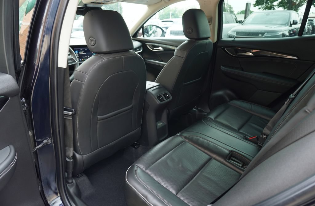 Used 2021 Buick Envision Essence w/ Technology Package I AWD/4WD image 31
