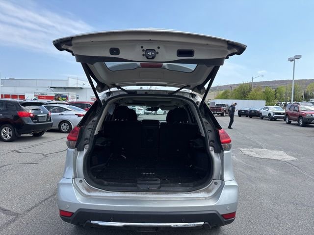 Used 2020 Nissan Rogue SV w/ Sun & Sound Touring Package AWD/4WD image 11