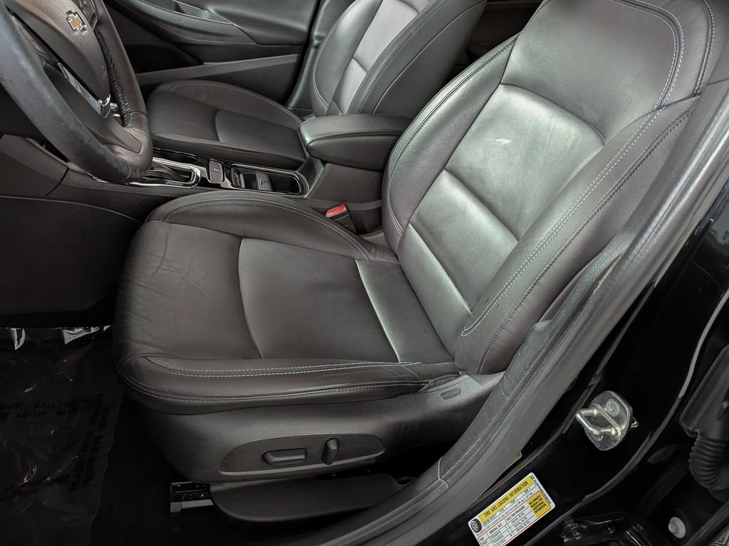 Used 2018 Chevrolet Cruze Premier FWD image 17