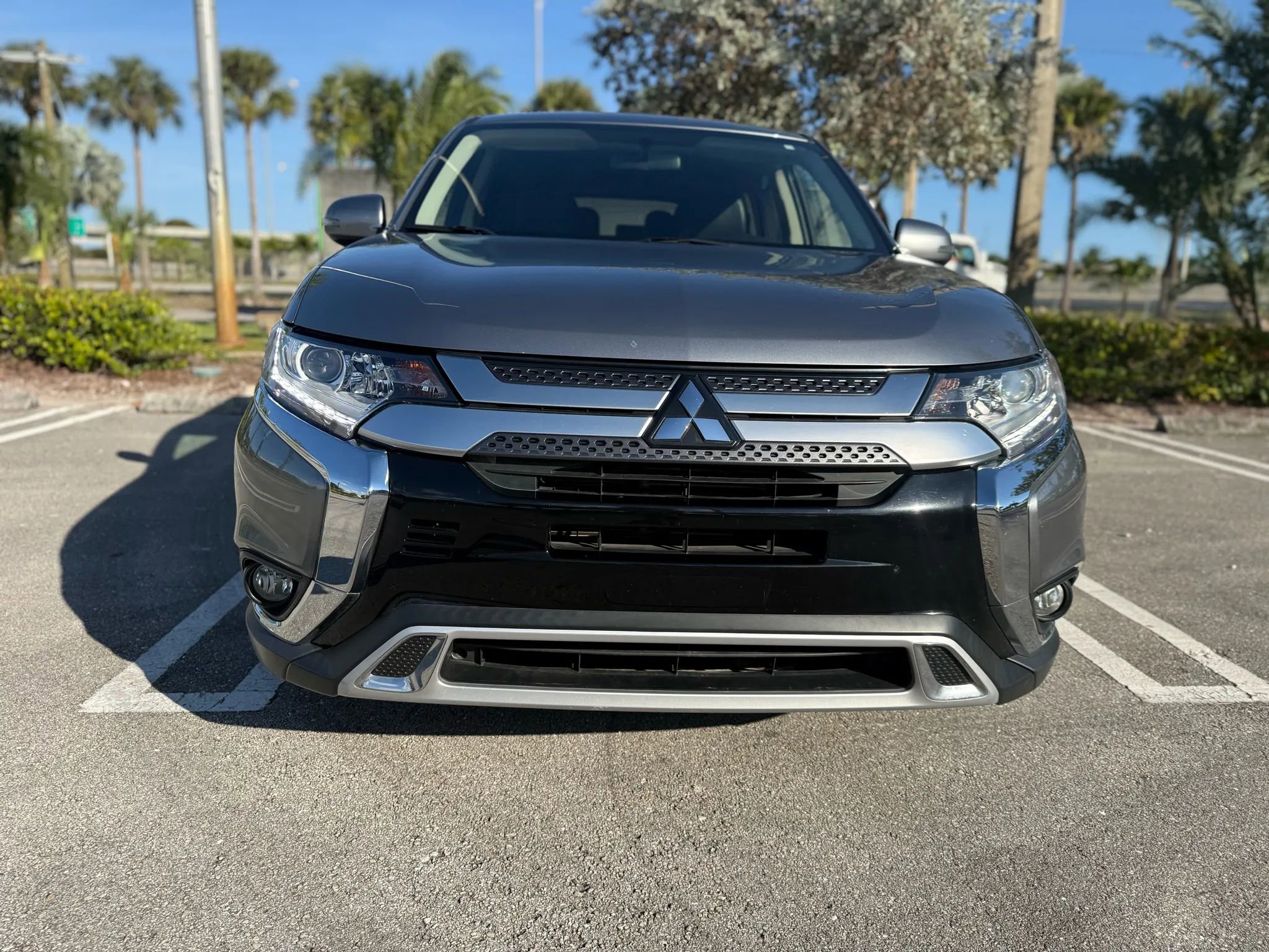 Used 2019 Mitsubishi Outlander SEL FWD image 3