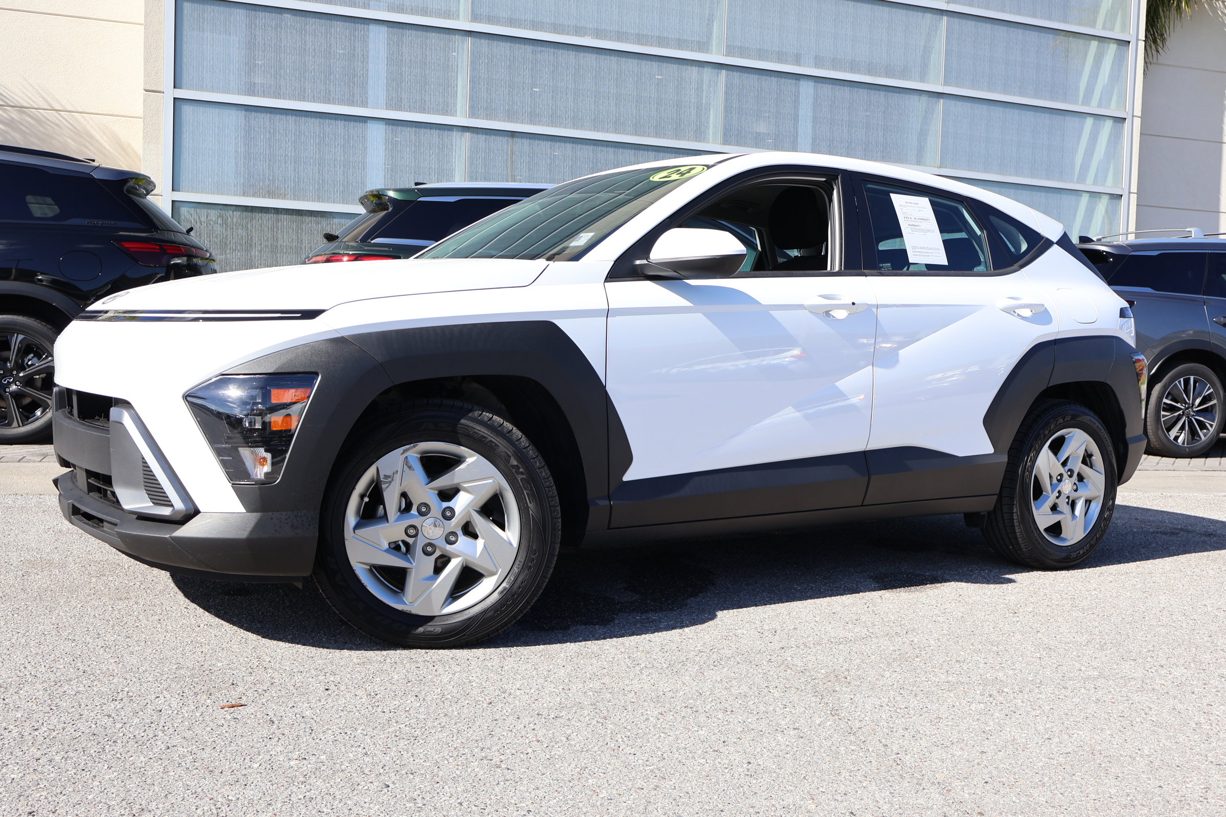 Used 2024 Hyundai Kona SE image 1