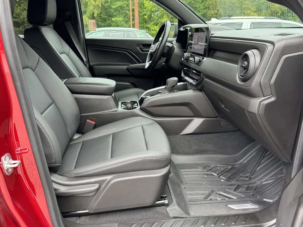 Used 2025 Chevrolet Colorado Trail Boss AWD/4WD image 15
