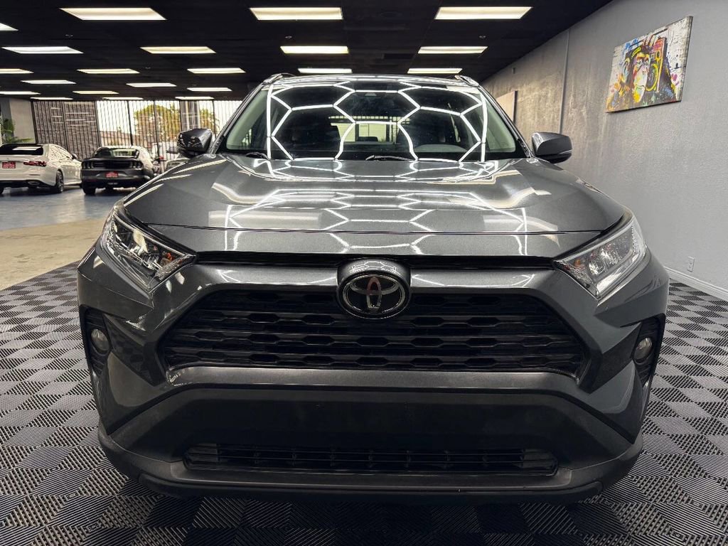Used 2019 Toyota RAV4 XLE image 4