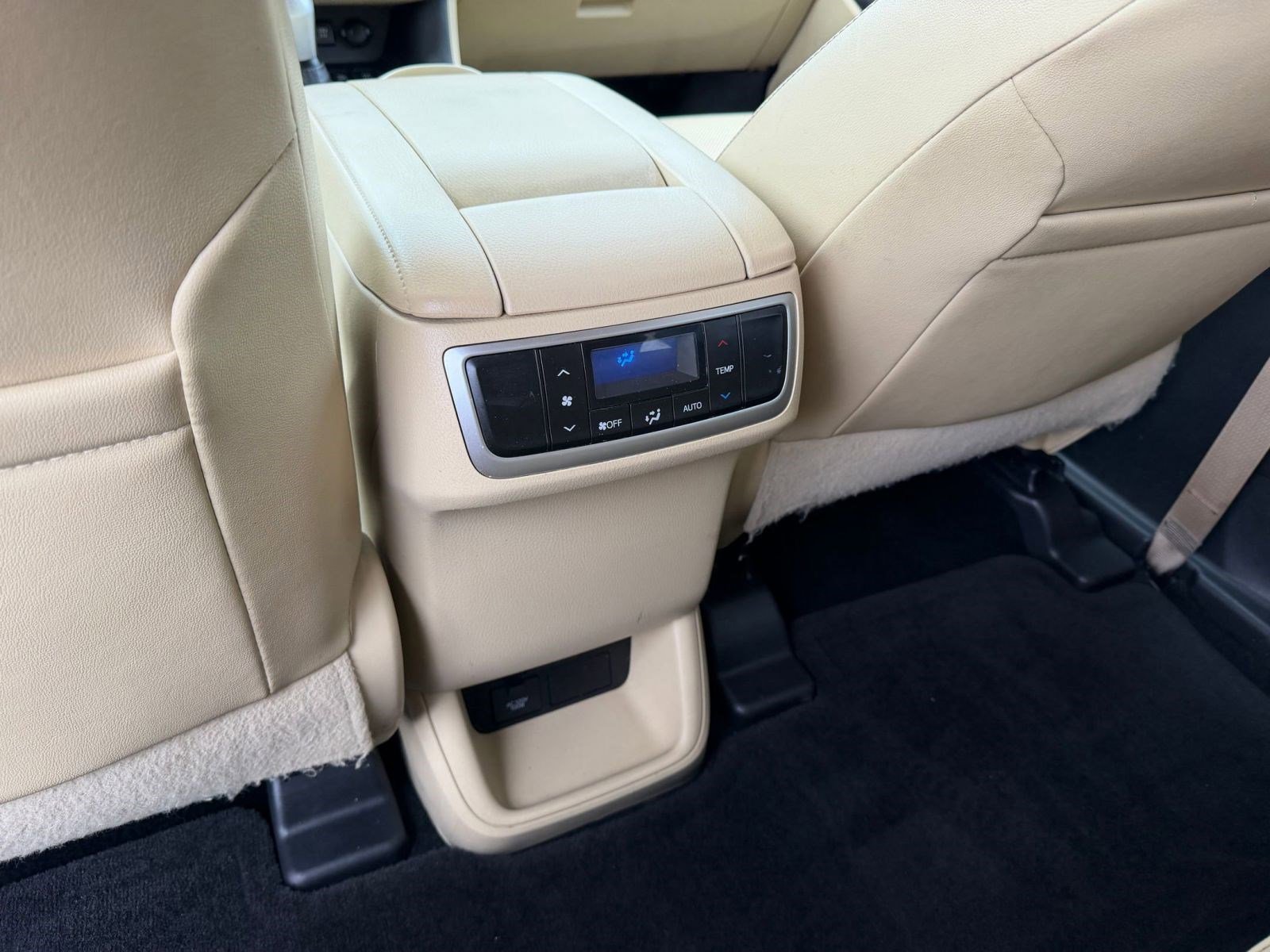 Used 2018 Toyota Highlander Limited AWD/4WD image 24