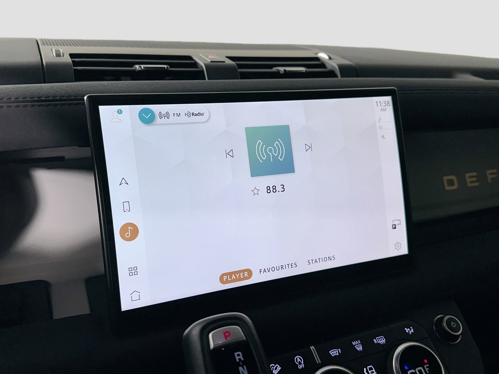 Certified 2023 Land Rover Defender 130 SE image 13