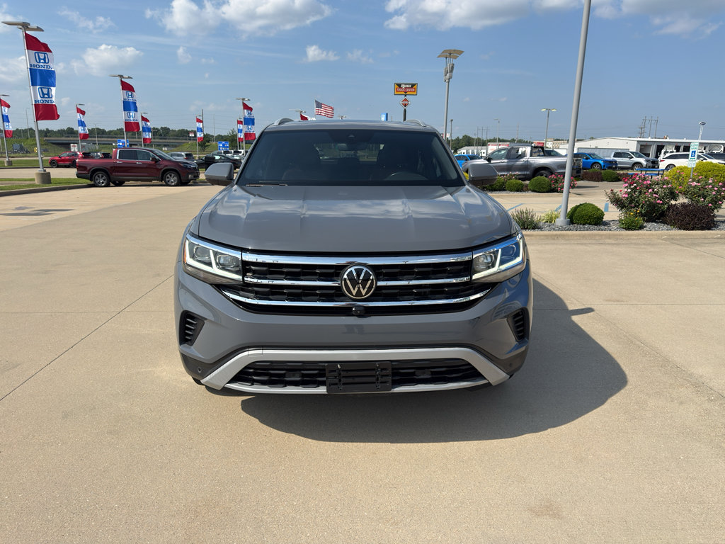Used 2020 Volkswagen Atlas Cross Sport SEL Premium AWD/4WD image 2