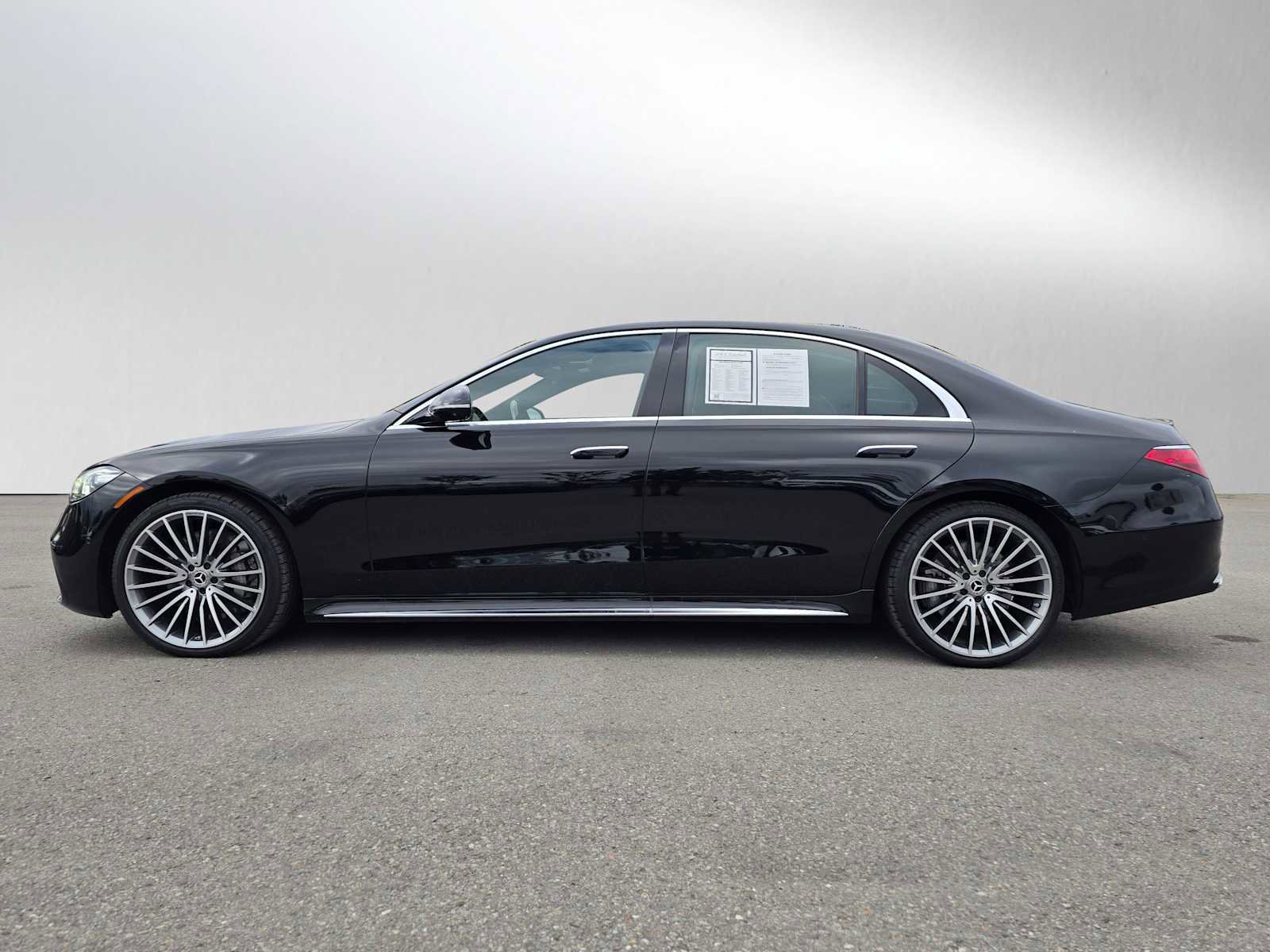 Used 2024 Mercedes-Benz S 580 4MATIC Sedan image 4