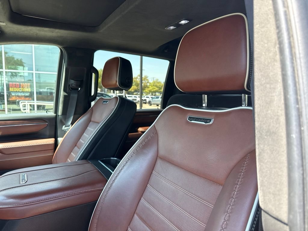 Used 2024 GMC Sierra 2500 Denali Ultimate AWD/4WD image 9