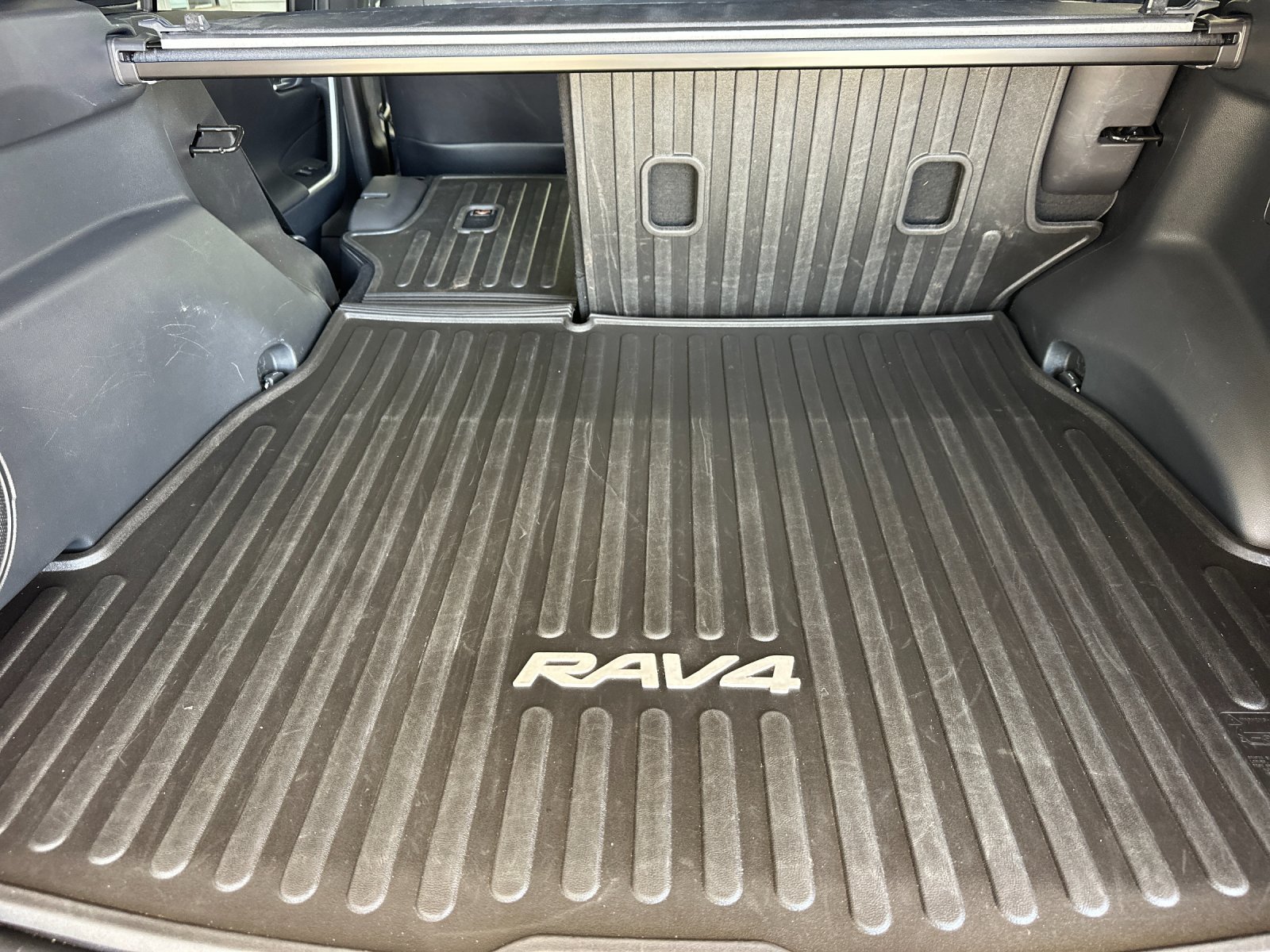 Used 2021 Toyota RAV4 XSE w/ Weather Package AWD/4WD image 16