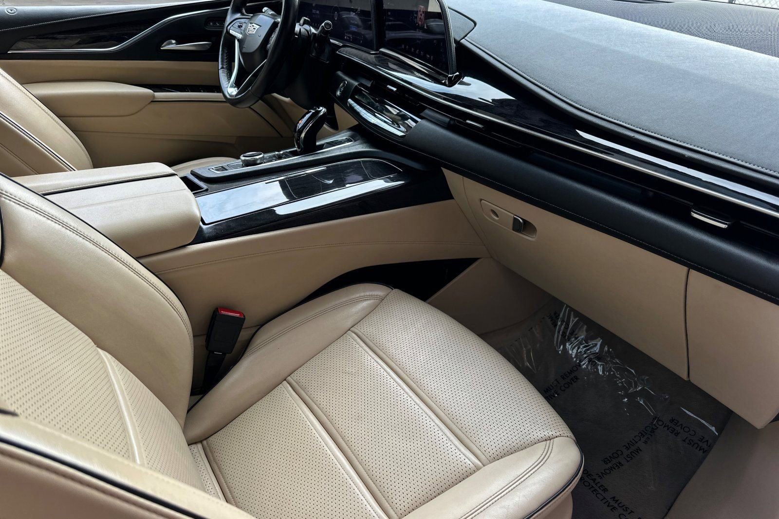 Certified 2023 Cadillac Escalade Premium Luxury w/ Performance Package image 21