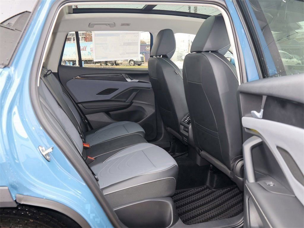 New 2026 Volkswagen Tiguan SE AWD/4WD image 32