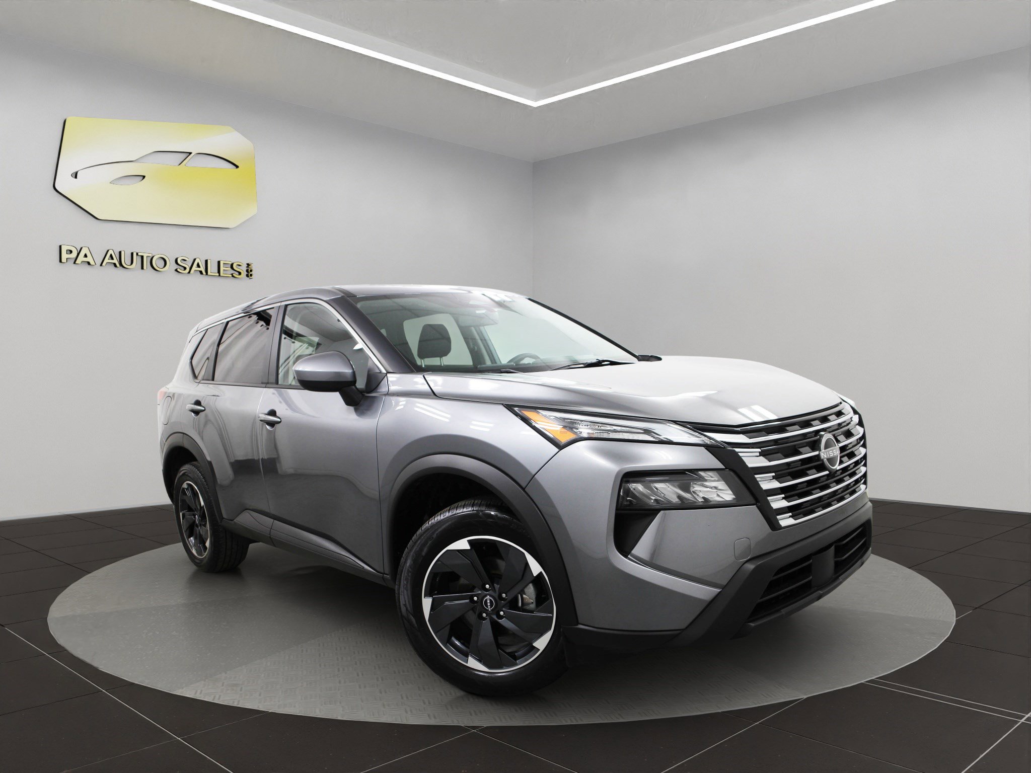 Used 2024 Nissan Rogue SV image 1