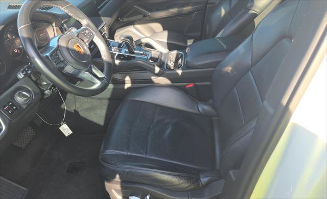 Used 2019 Porsche Cayenne AWD/4WD image 16