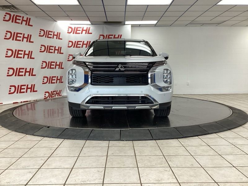 Used 2022 Mitsubishi Outlander SE AWD/4WD image 2