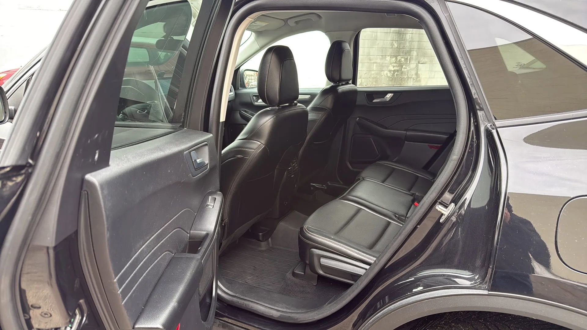 Used 2022 Ford Escape SEL image 28