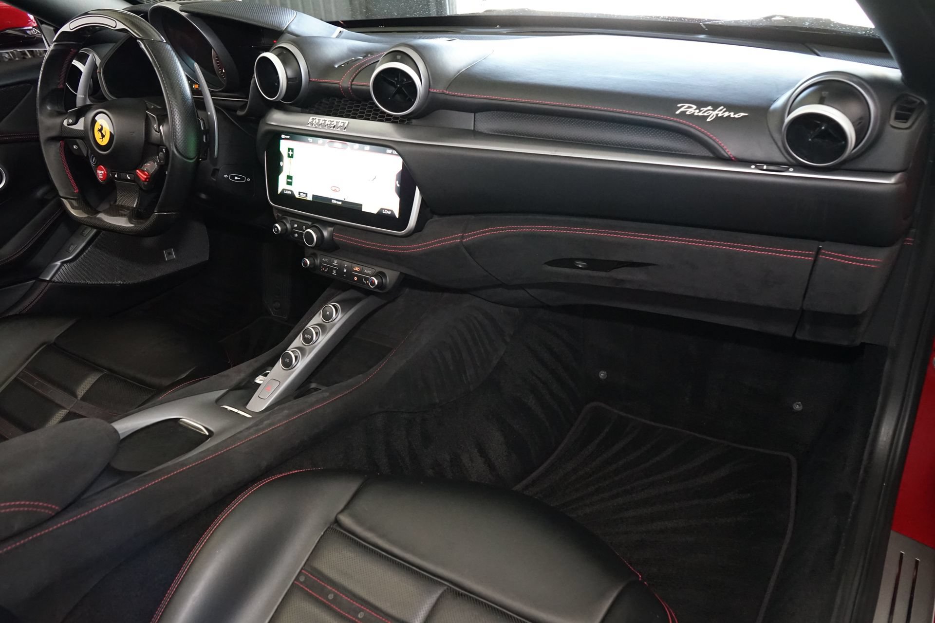 Used 2019 Ferrari Portofino RWD image 10