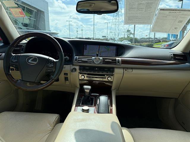 Used 2017 Lexus LS 460 w/ Comfort Package RWD image 10