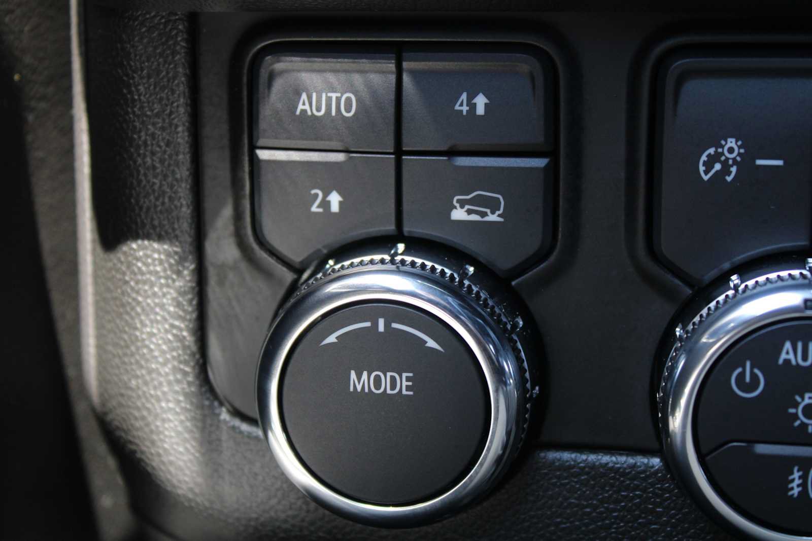 Certified 2025 GMC Yukon XL Denali AWD/4WD image 19