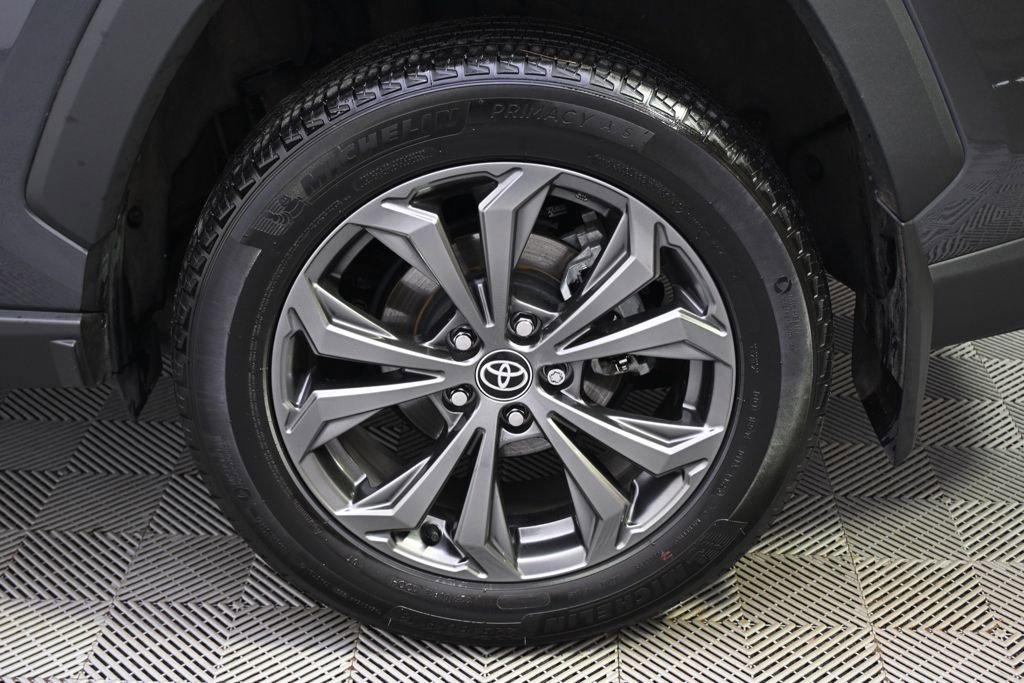 Used 2023 Toyota RAV4 XLE Premium image 20