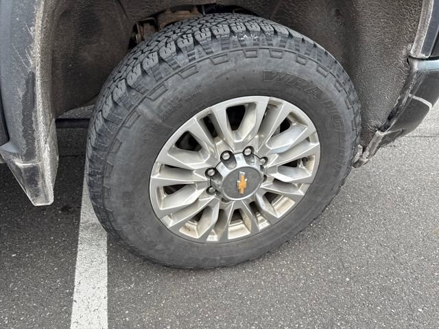 Used 2023 Chevrolet Silverado 2500 High Country w/ Z71 Off-Road Package image 9