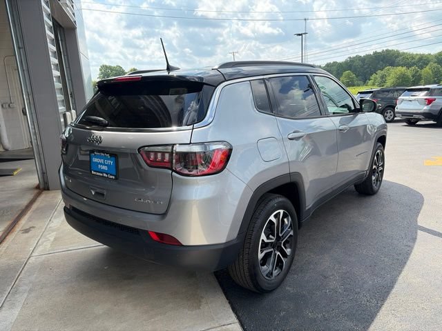 Used 2024 Jeep Compass Limited AWD/4WD image 3