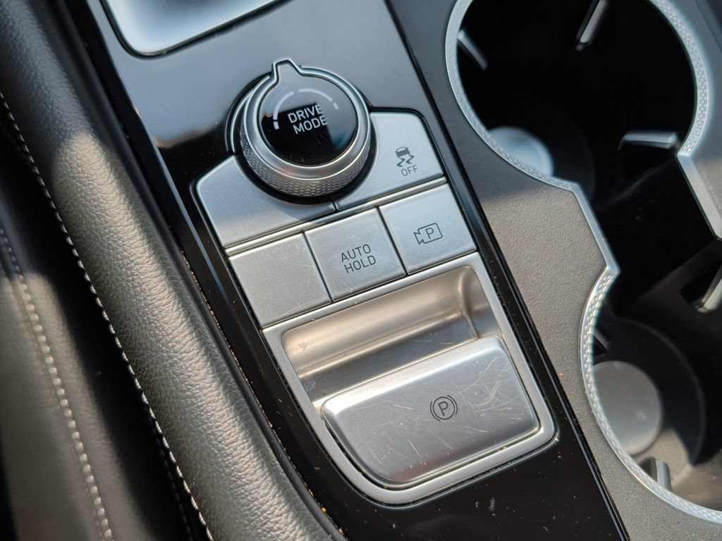 Used 2025 Genesis G70 2.5T AWD/4WD image 45
