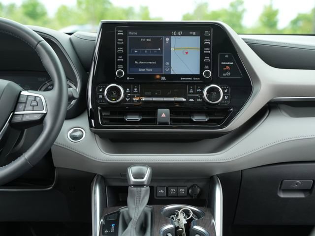 Used 2020 Toyota Highlander Limited FWD image 31