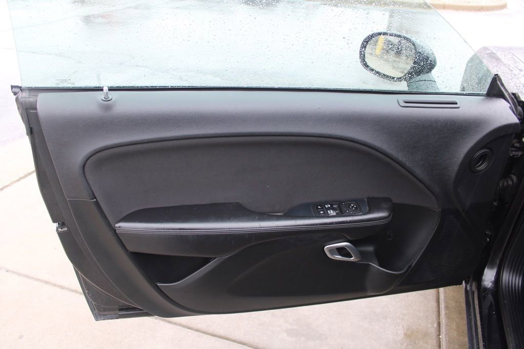 Used 2018 Dodge Challenger SXT image 19
