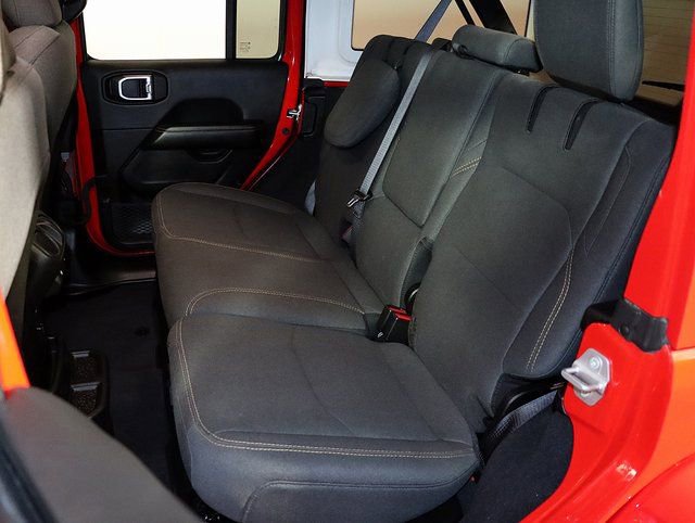 Used 2025 Jeep Wrangler Unlimited Sahara AWD/4WD image 13