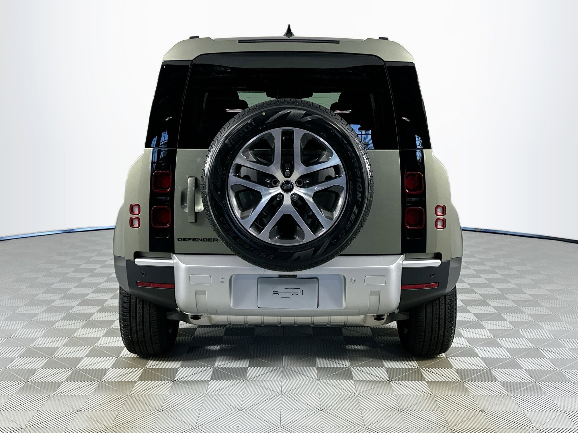 Used 2025 Land Rover Defender 110 S image 6
