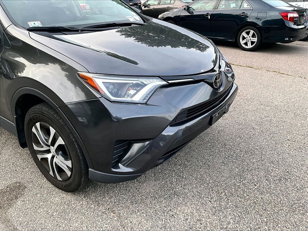 Used 2018 Toyota RAV4 LE w/ All Weather Liner Package AWD/4WD image 8
