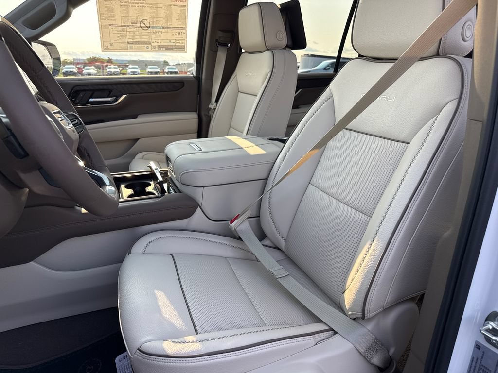 New 2026 GMC Yukon XL Denali w/ Denali Reserve Package AWD/4WD image 15