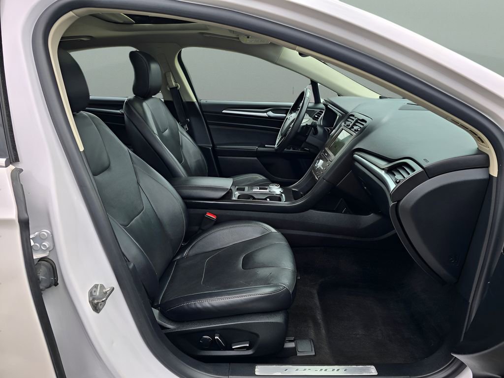Used 2018 Ford Fusion Titanium image 10