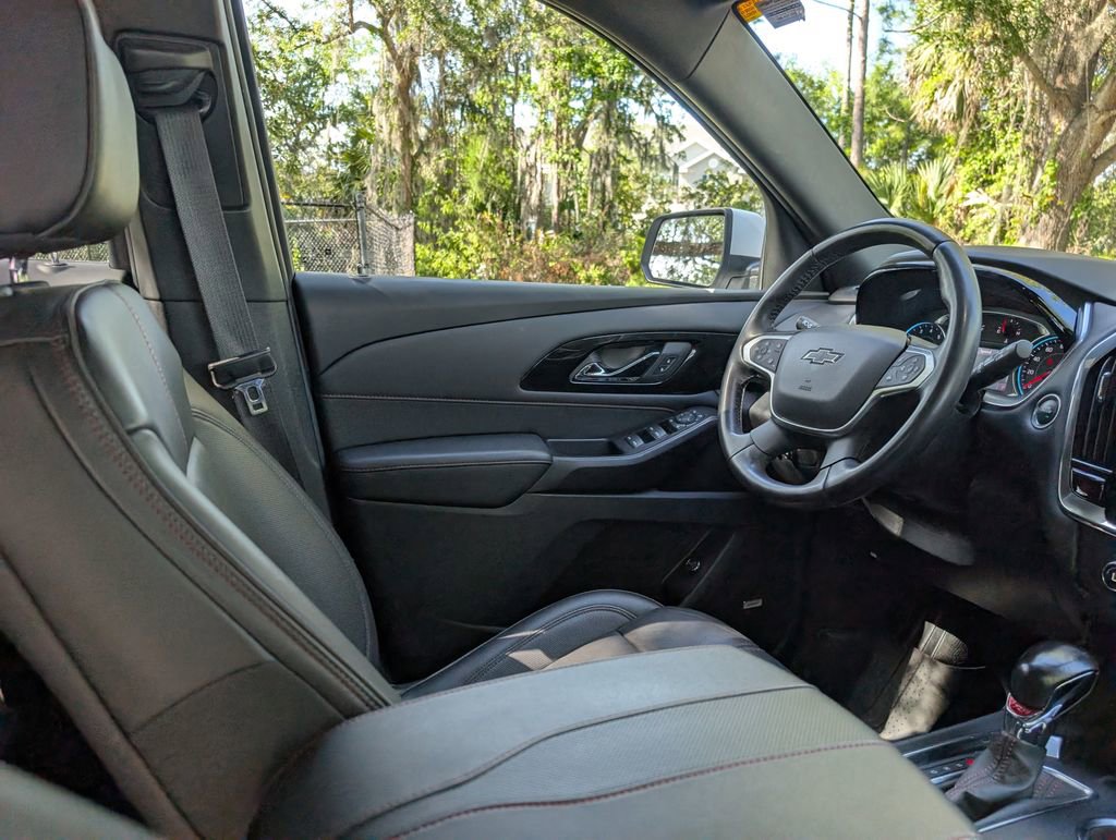 Used 2022 Chevrolet Traverse RS image 13