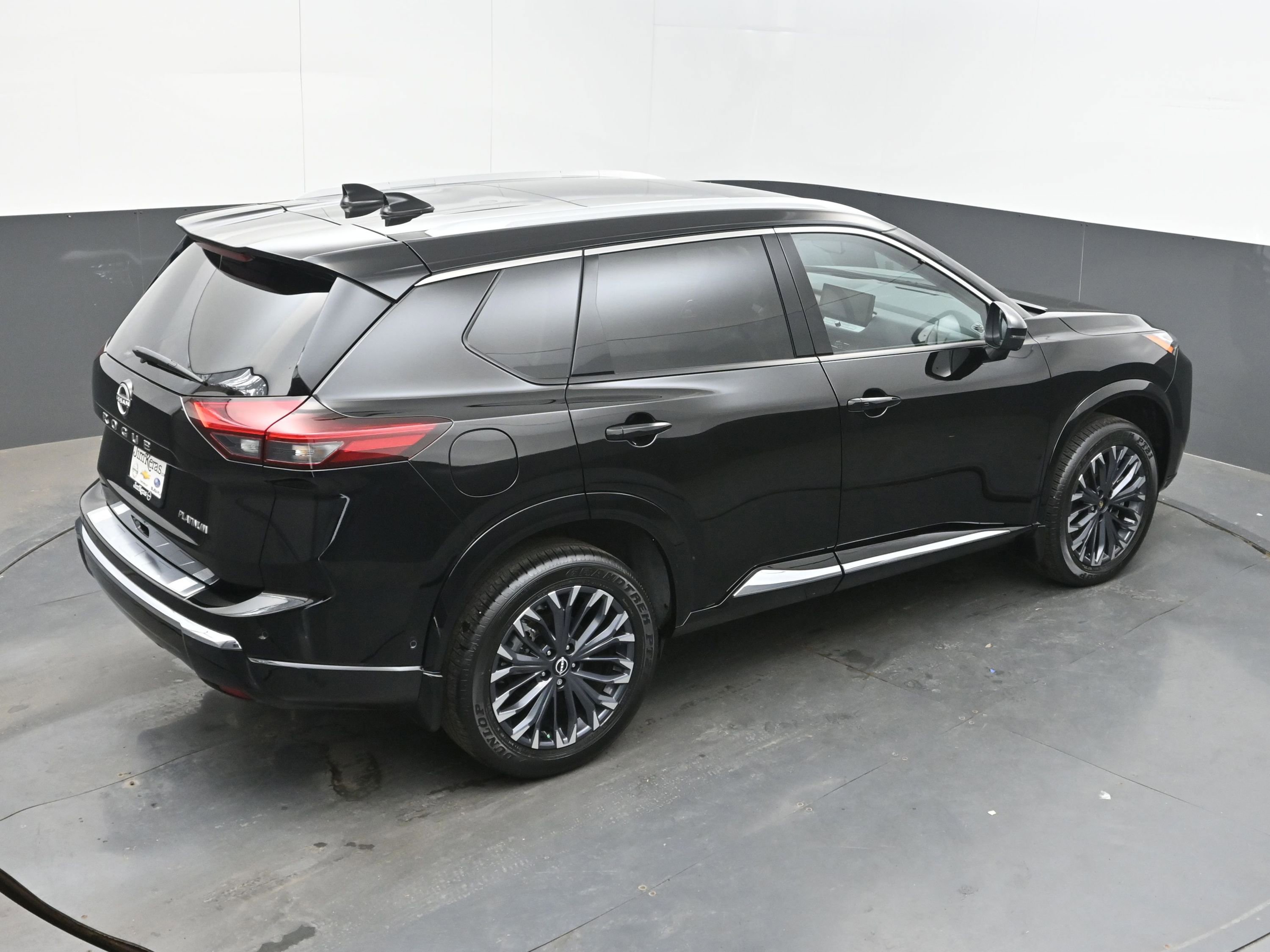 Certified 2025 Nissan Rogue Platinum w/ Tech Package image 36