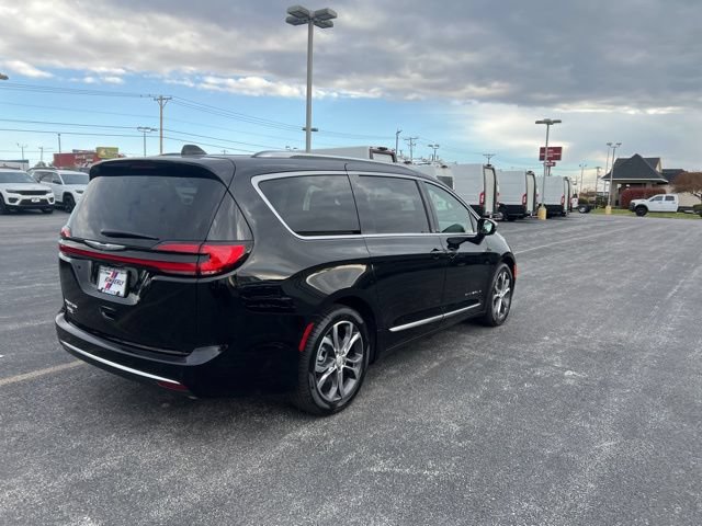 New 2026 Chrysler Pacifica Pinnacle FWD image 5
