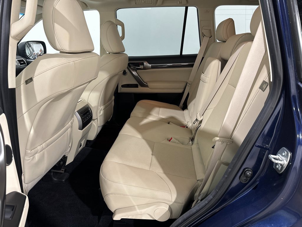 Used 2022 Lexus GX 460 Premium w/ Premium Plus Package image 21