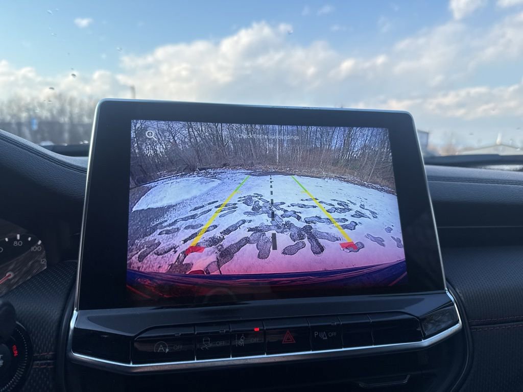 Used 2025 Jeep Compass Trailhawk image 31