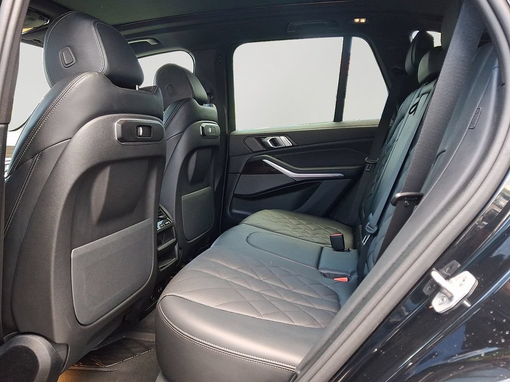 Certified 2025 BMW X5 xDrive40i w/ M Sport Package AWD/4WD image 8
