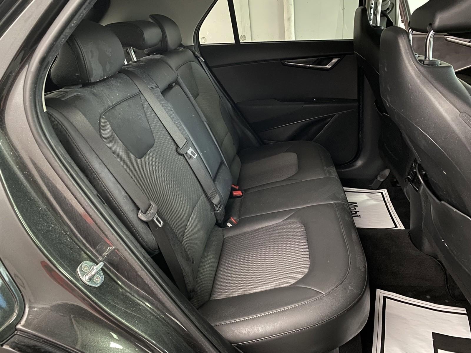 Used 2023 Kia Niro EX Touring FWD image 12