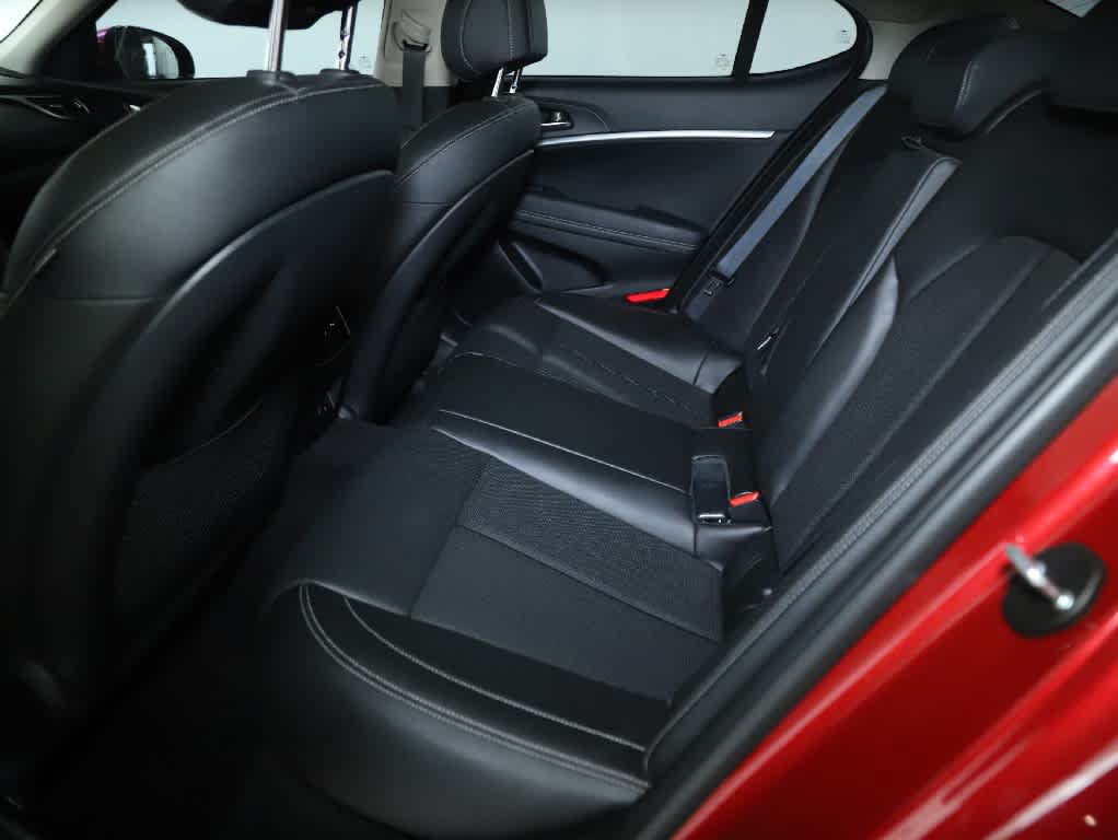 Used 2021 Genesis G70 2.0T AWD/4WD image 14