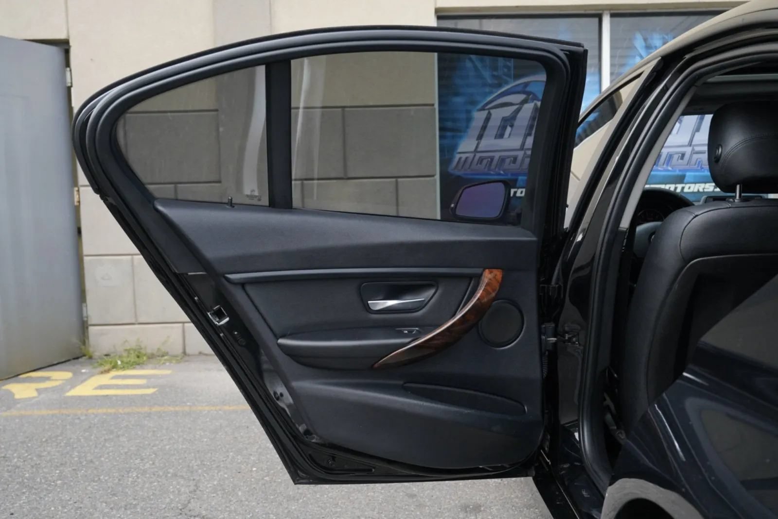 Used 2014 BMW 320i xDrive Sedan AWD/4WD image 21