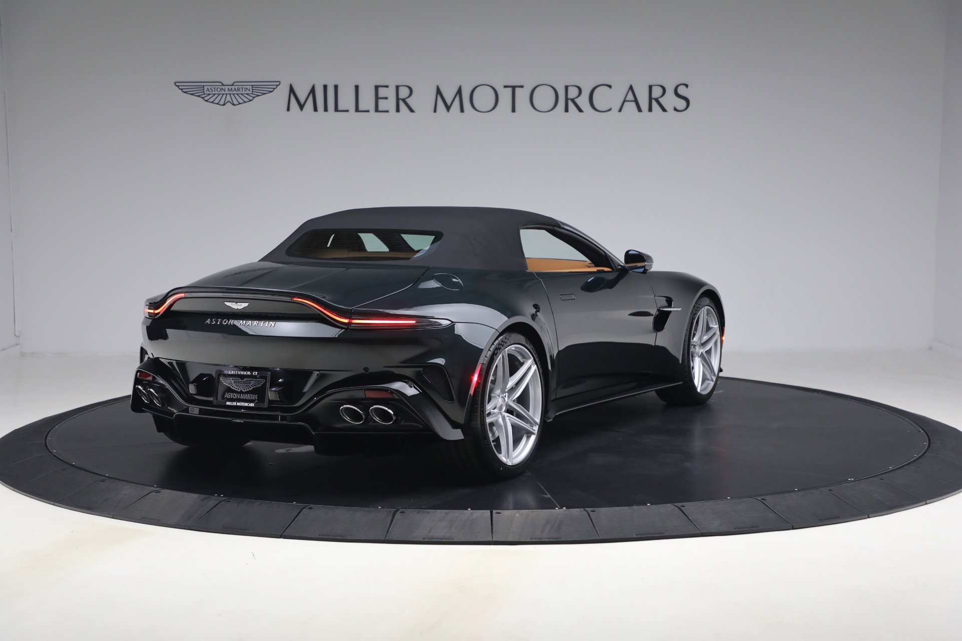 New 2026 Aston Martin V8 Vantage Roadster image 18