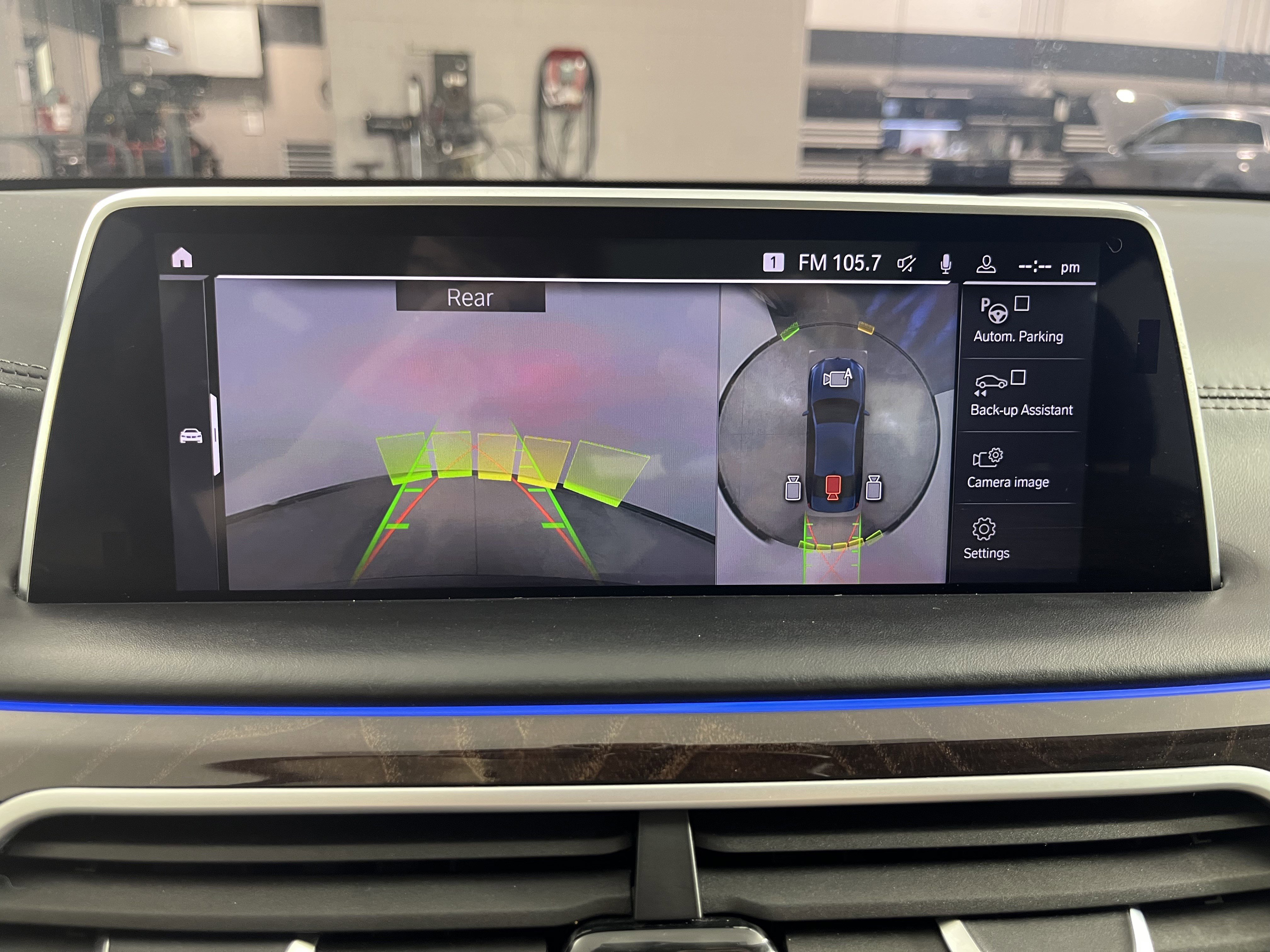 Used 2020 BMW 740i xDrive w/ Premium Package image 29