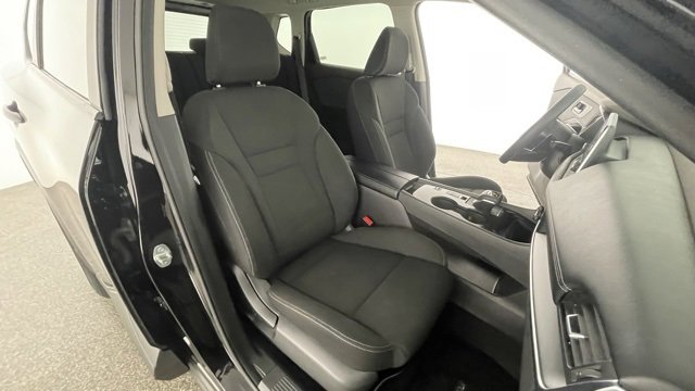 Used 2023 Nissan Rogue S image 41