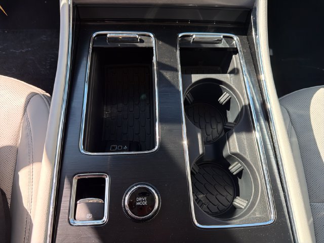 New 2026 Lincoln Aviator AWD w/ Jet Appearance Package image 34