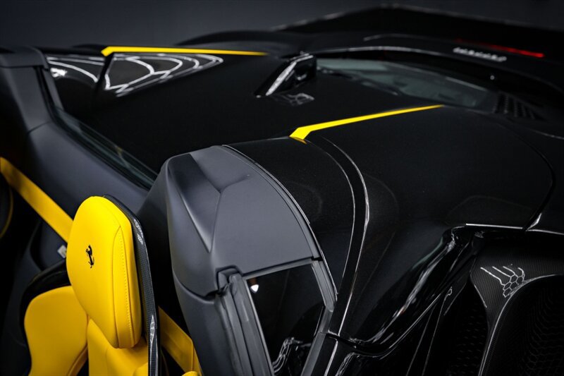 Used 2025 Ferrari SF90 Spider AWD/4WD image 18