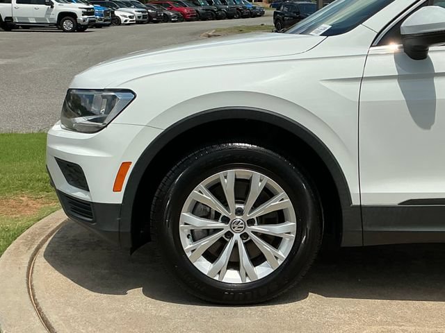 Used 2019 Volkswagen Tiguan SE w/ Panoramic Sunroof Package FWD image 12