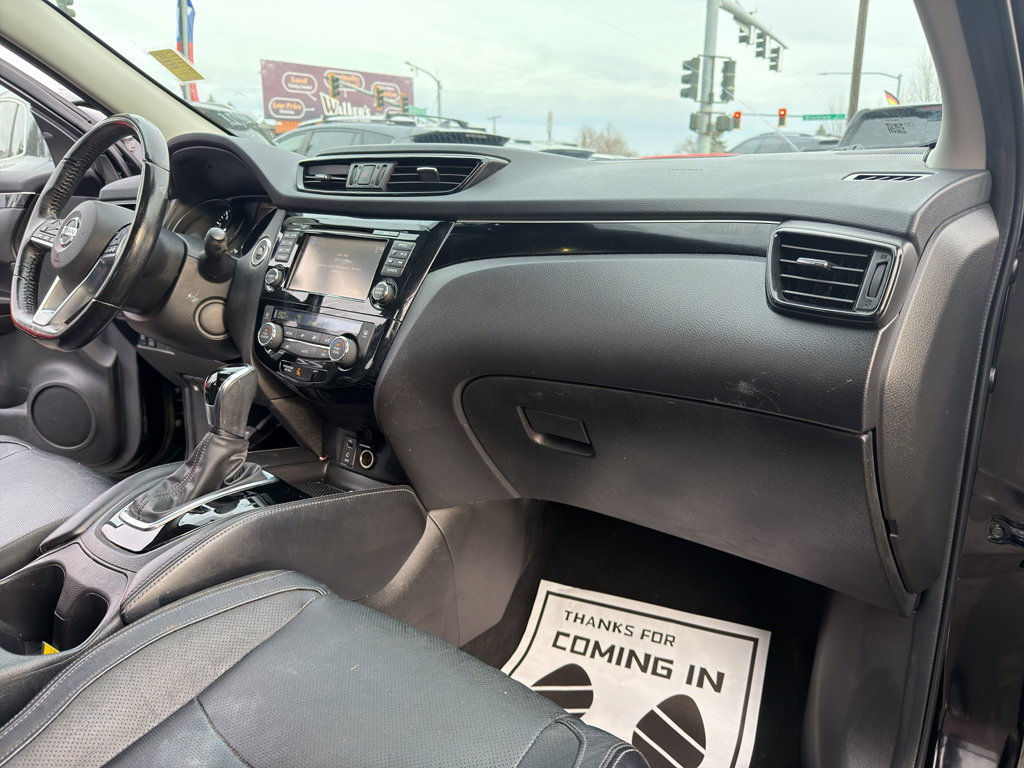 Used 2018 Nissan Rogue Sport SL w/ SL Premium Package image 16