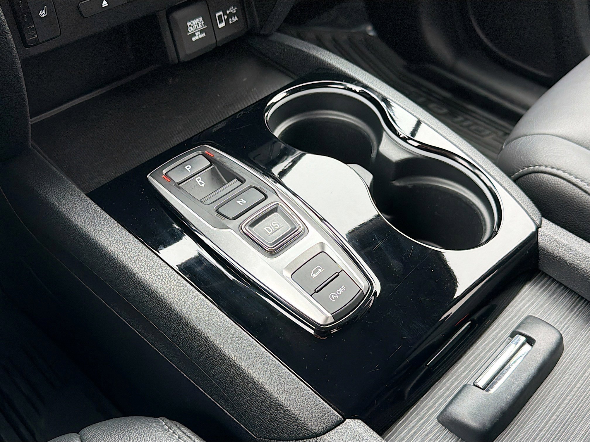 Used 2022 Honda Pilot Touring image 11